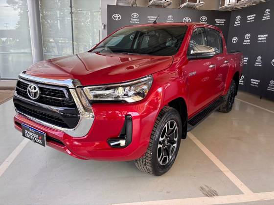 TOYOTA HILUX 2.8 D-4D TURBO DIESEL CD SRV 4X4 AUTOMÁTICO TOYOTA HILUX 2.8 D-4D TURBO DIESEL CD SRV 4X4 AUTOMÁTICO